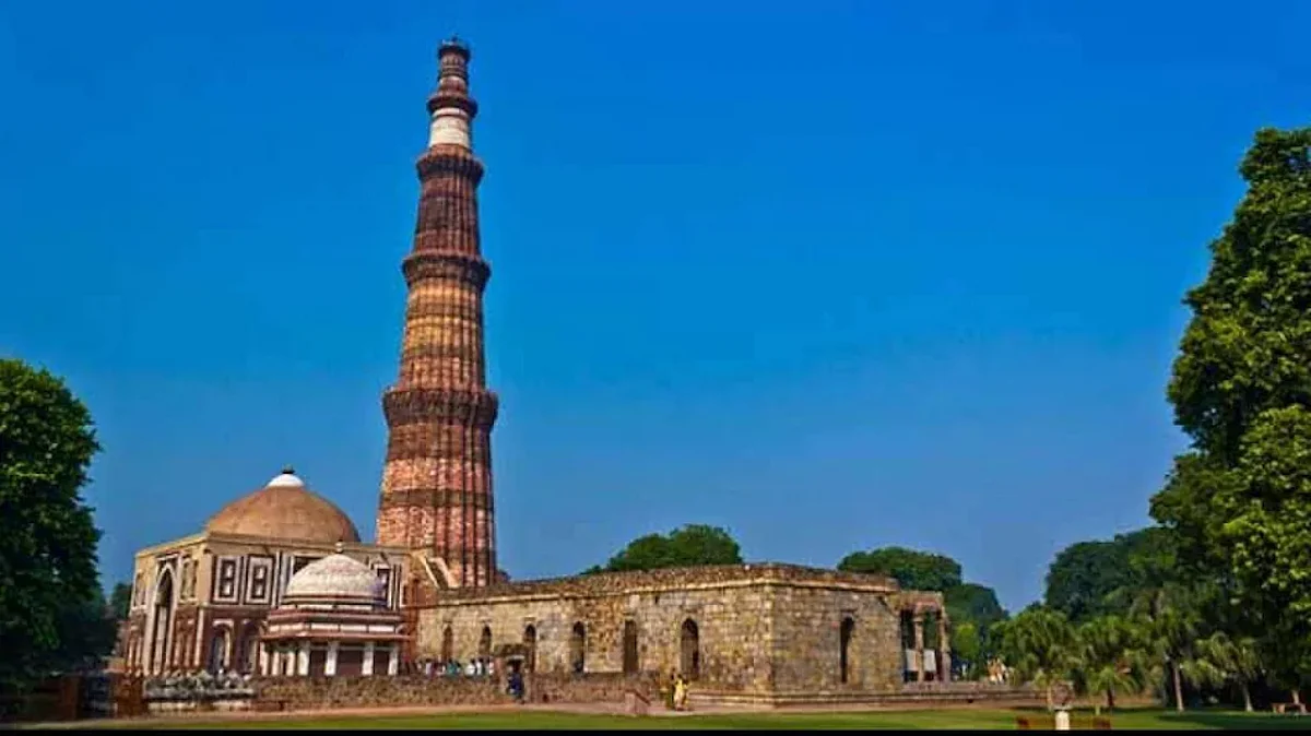 QUTUB MINAR UPDATE : 'कुतुब मीनार की मस्जिद में ASI ने बंद करवाई नमाज'