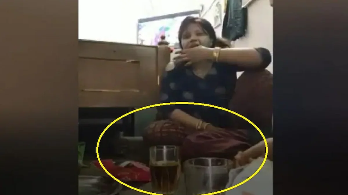 VIRAL NEWS बिहार : 'ये है दारू, ये सिर्फ गम भुलाता है, बुरे आदमी को हटाता है'