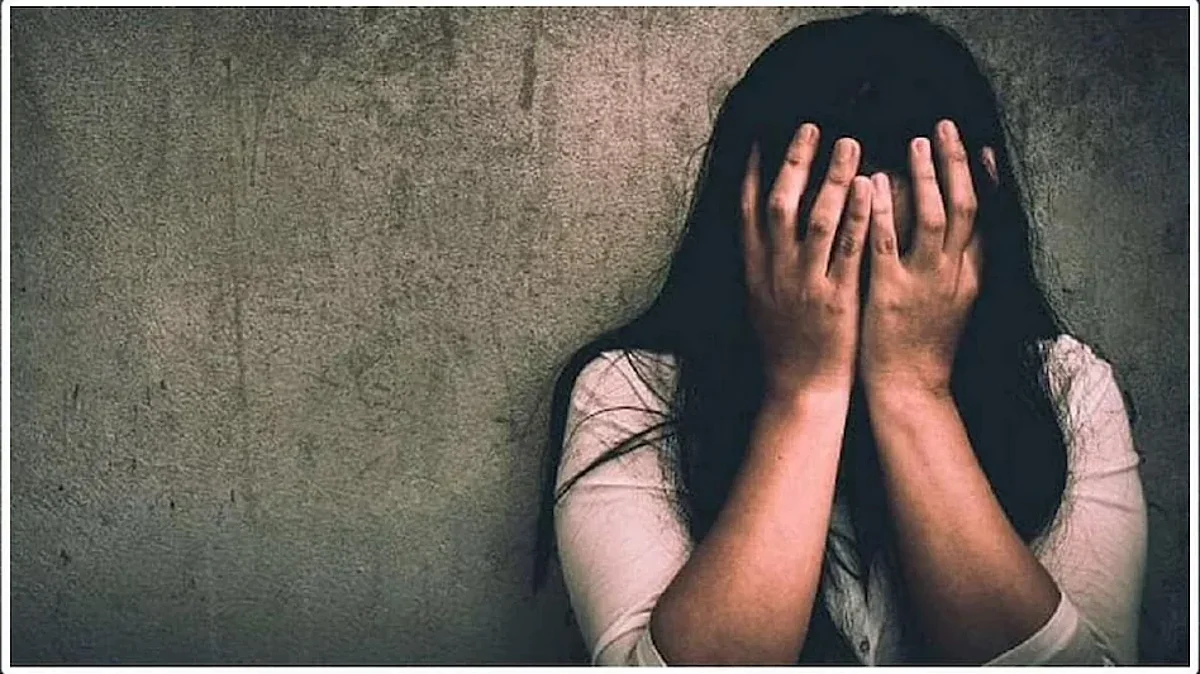 Rape News: शादी का झांसा देकर रेप के आरोपी पुलिसकर्मी के खिलाफ FIR दर्ज