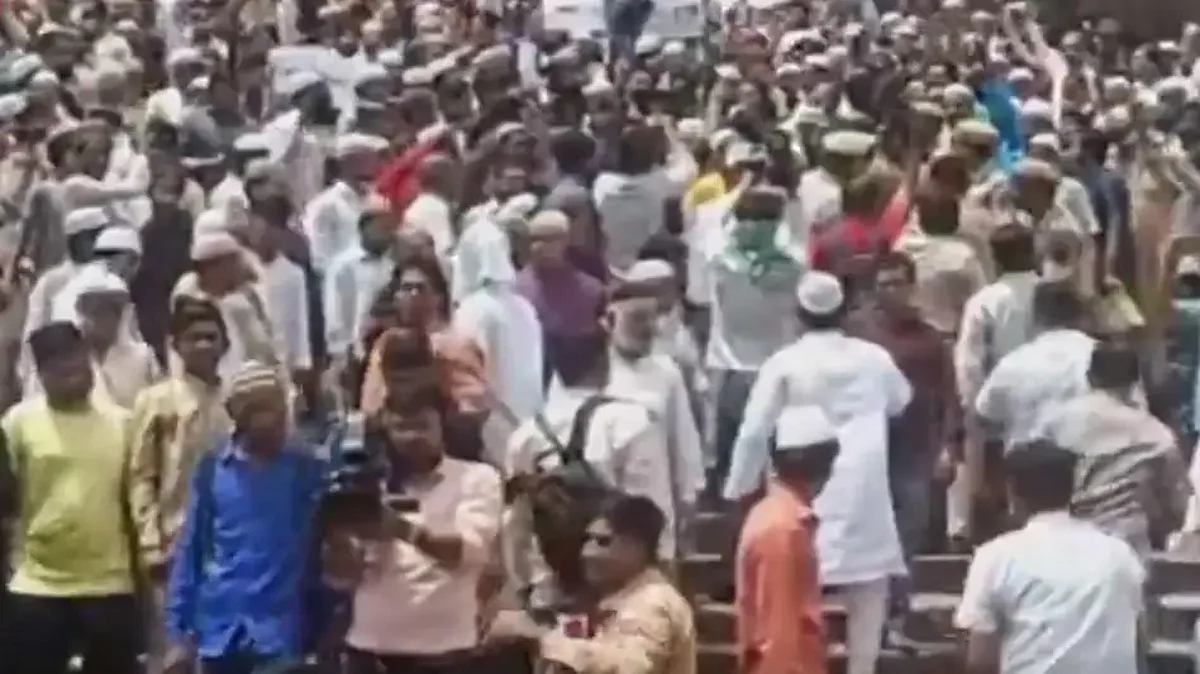 दिल्ली के जामा मस्जिद से कोलकाता, लखनऊ तक प्रोटेस्ट, नूपुर शर्मा-नवीन जिंदल की गिरफ्तारी की मांग