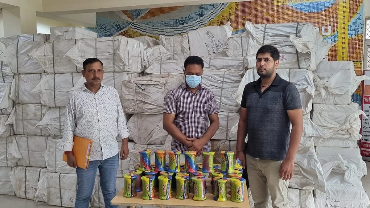 गोदाम में मिली चाईनीज़ मांझा