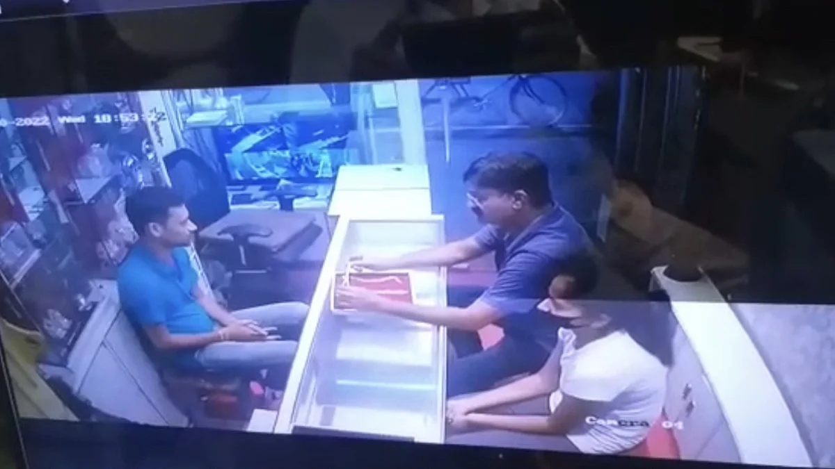 सीसीटीवी में कैद लूट की वारदात