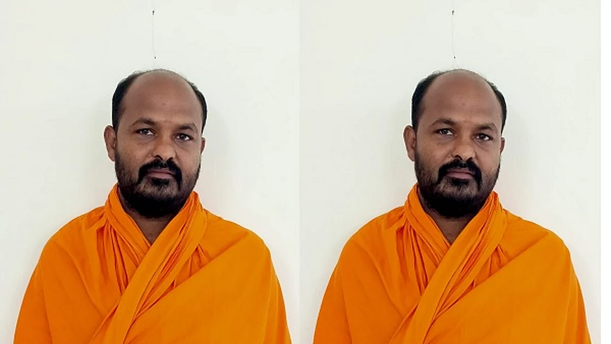 आरोपी बाबा