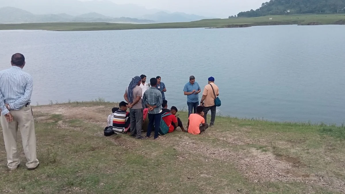 झील में डूबने से सात युवकों की मौत