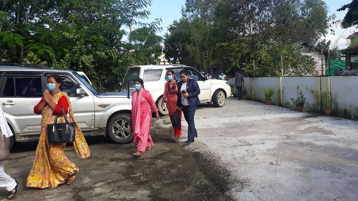 सुदूरपश्चिममा एमालेका १३ प्रदेश सांसद माधव नेपाल पक्षमा, सनाखत आजै