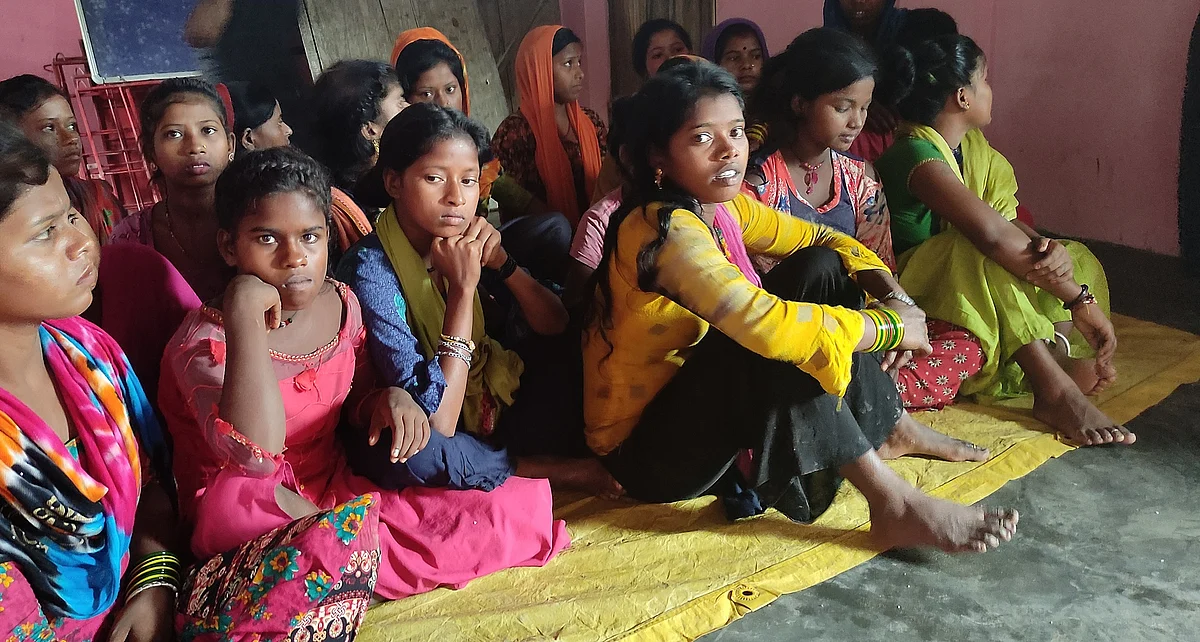 दलित किशोरी इँटाभट्टामा परिश्रम गर्छन्, पुरुष जति मदिरामा पैसा सक्छन्