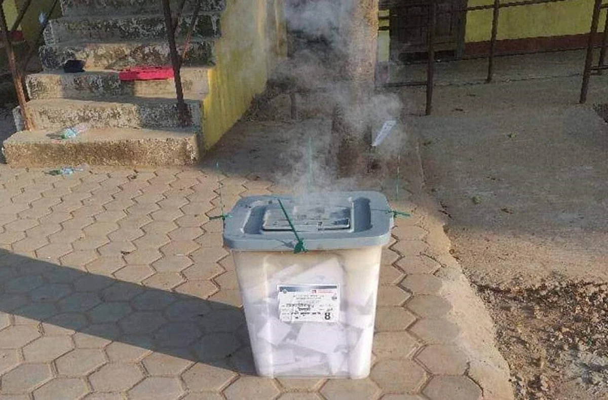नवलपरा : मतपेटिकामा आगजनी
