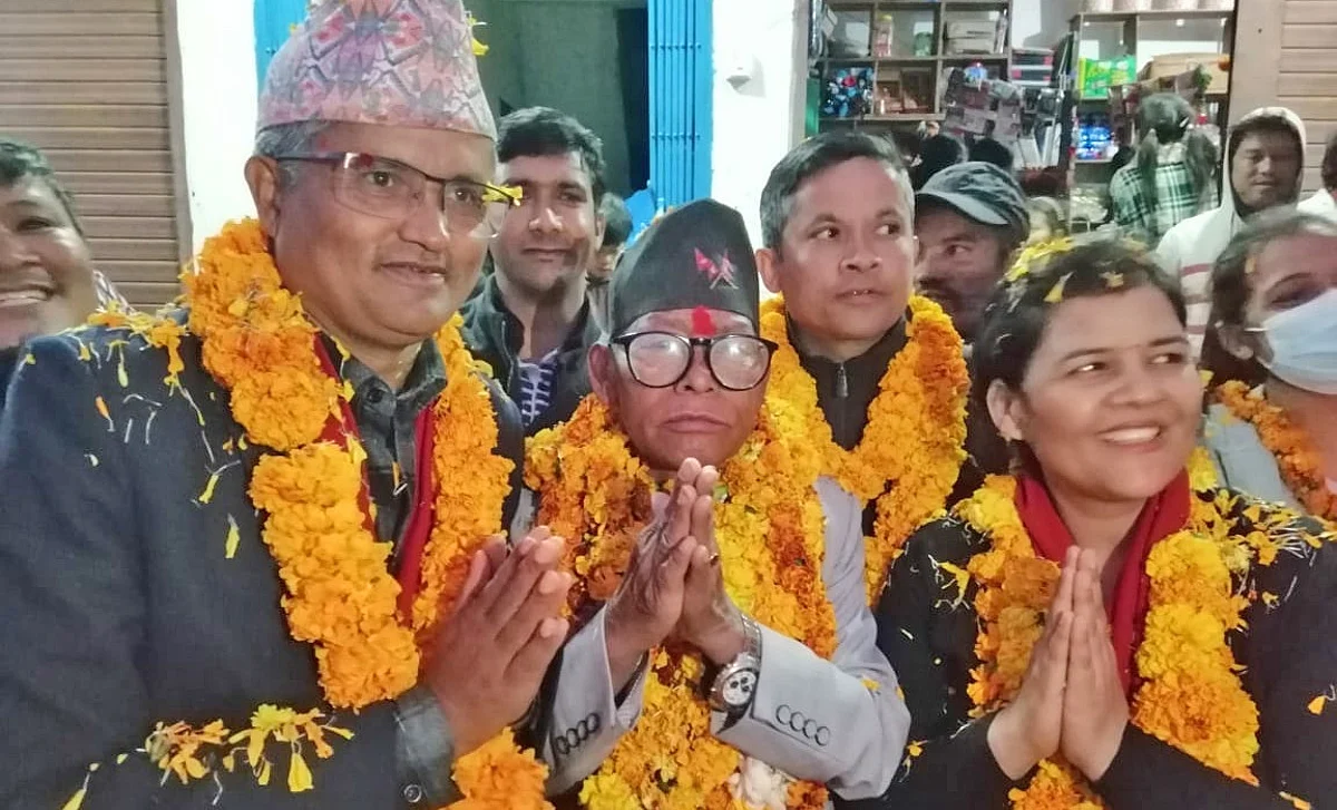 भेलु बाजेलाई पैसा दिएकोबारे फेरि सोध्यो निर्वाचन आयोगले सूर्य थापालाई स्पष्टीकरण