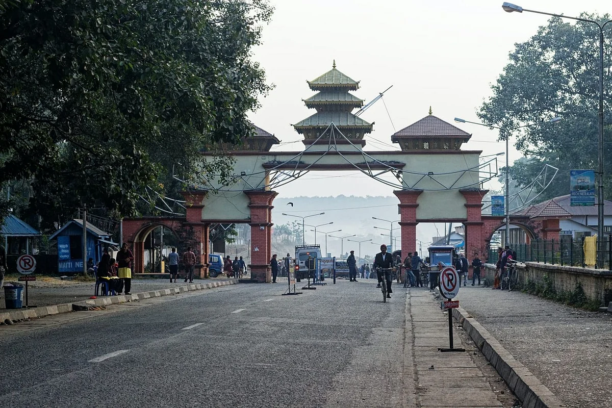 निर्वाचन सुरक्षाका लागि भोलि मध्यरातिदेखि भारतसँगका सबै नाका बन्द हुने