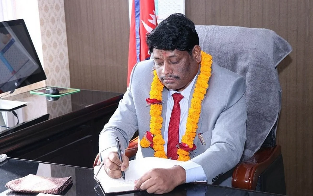 खानेपानी मन्त्री खानद्वारा पदभार ग्रहण