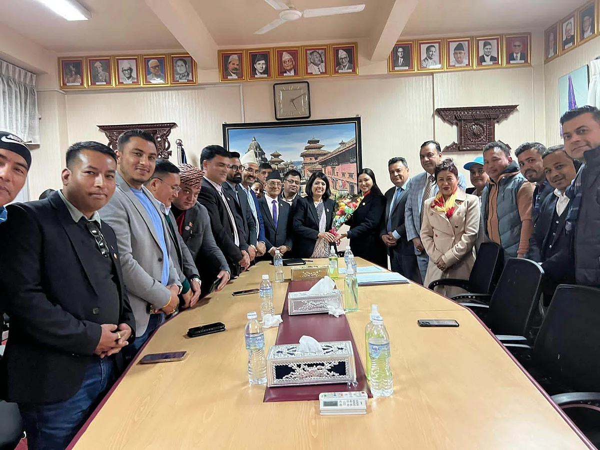 एनआरएनएका अध्यक्षसहितको प्रतिनिधिमण्डल र परराष्ट्रमन्त्रीबीच भेटवार्ता