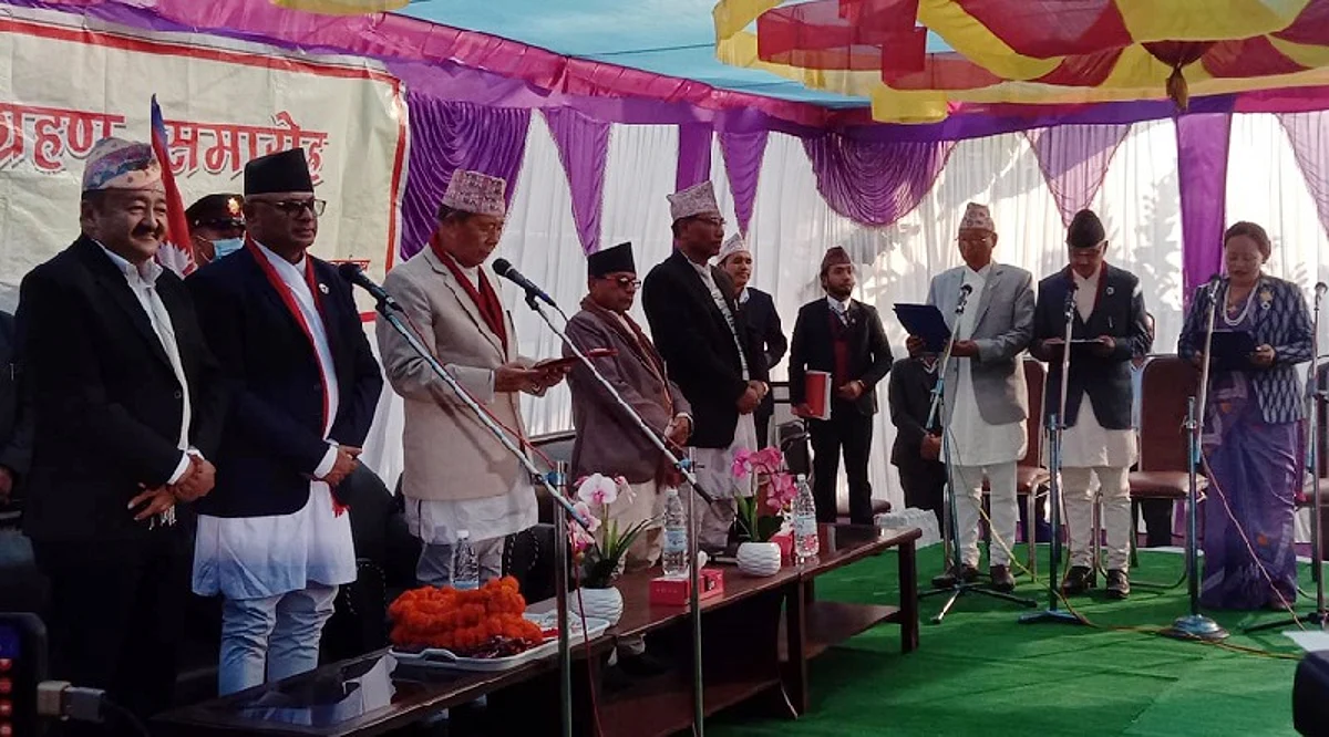 प्रदेश १ का तीन मन्त्रीले लिए शपथ