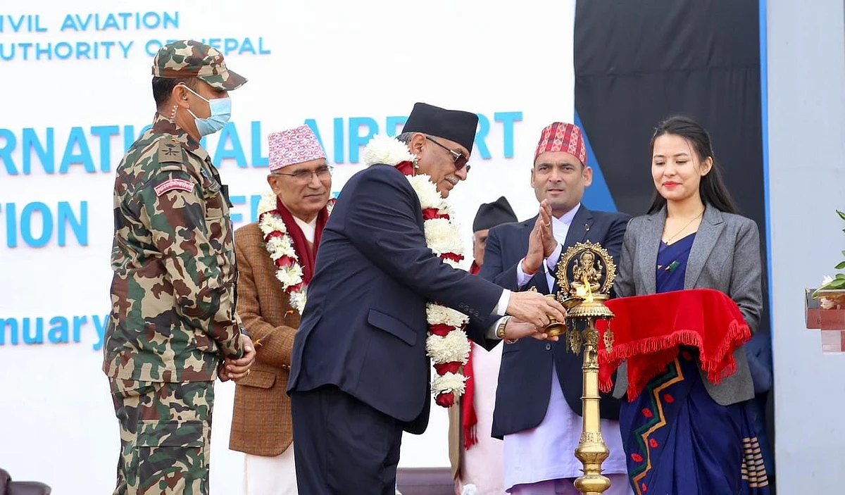 प्रधानमन्त्री प्रचण्डले गरे पोखरा अन्तर्राष्ट्रिय विमानस्थलको उद्घाटन