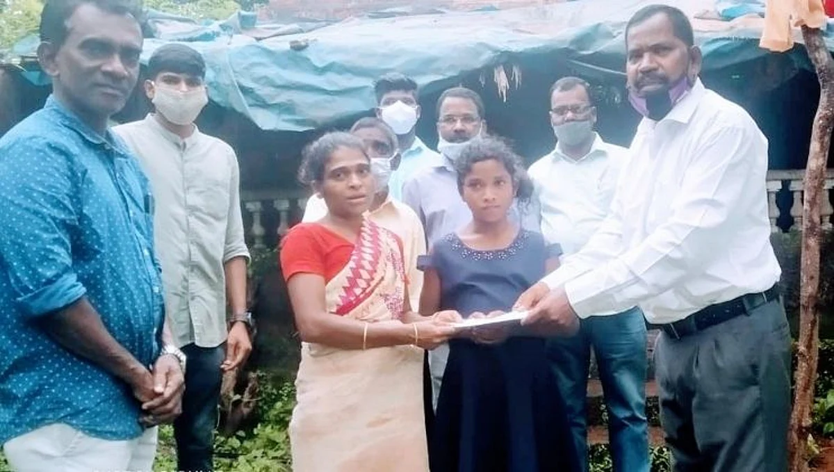 Goa: दलित महासंघातर्फे पिसुर्लेतील अनुराधा परवार ला आर्थिक मदत