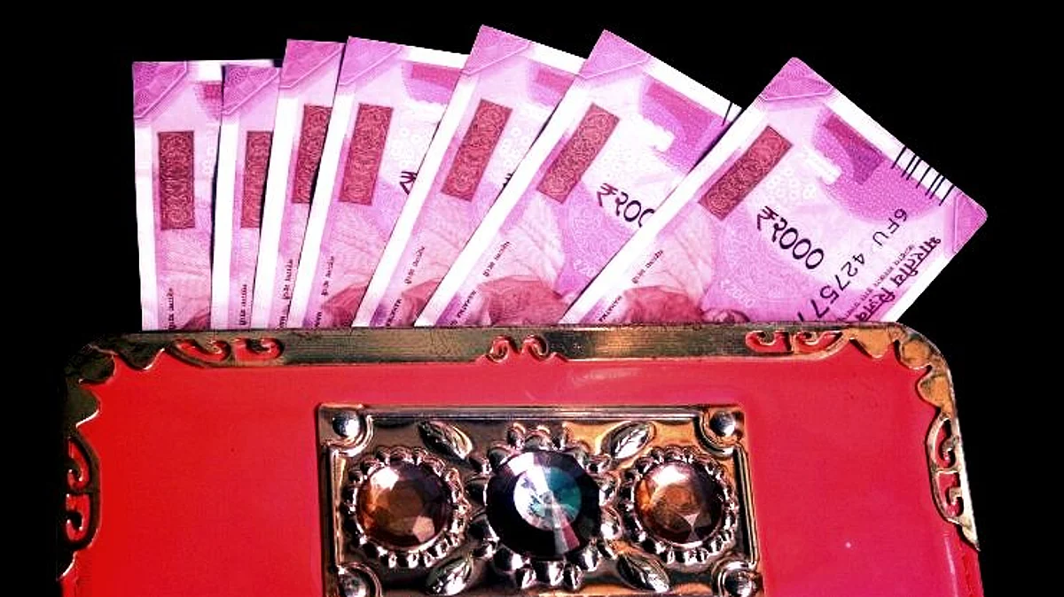Goa Election: ‘पैसा फेको, तमाशा देखो’