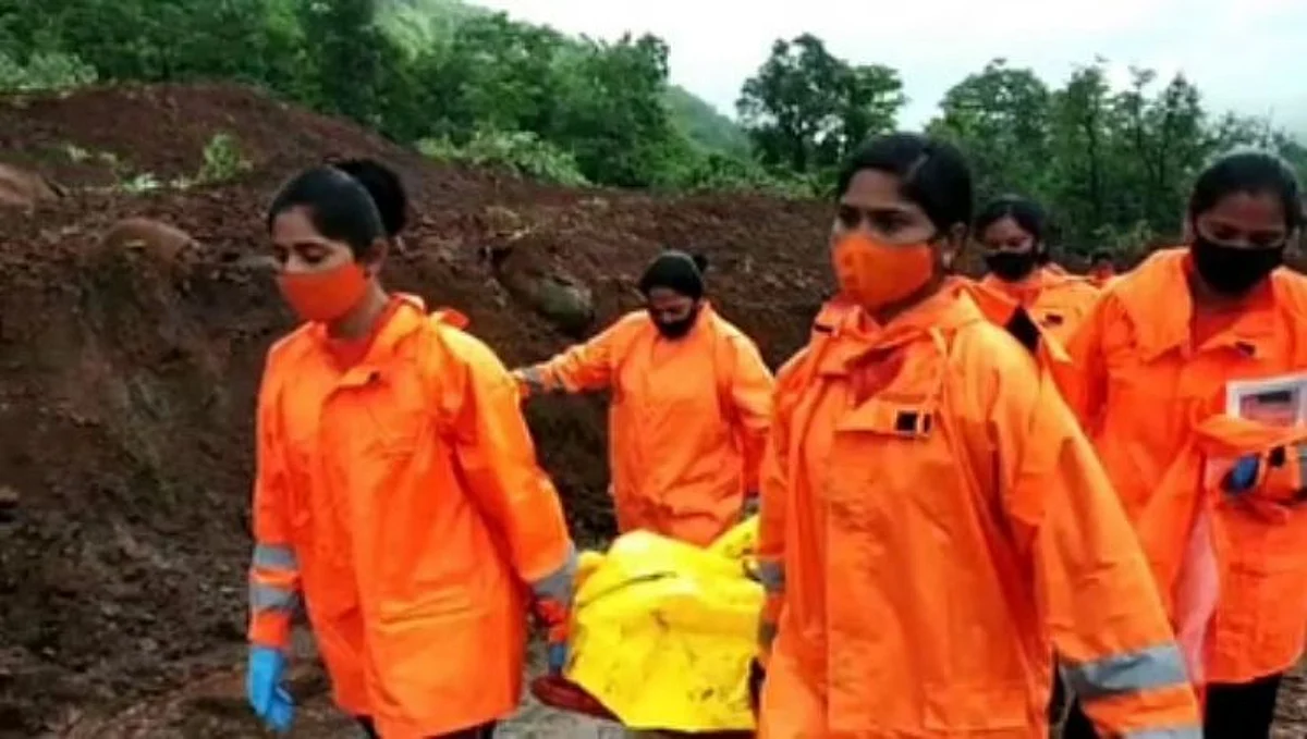 NDRF च्या 'त्या' 12 महिला जवानांची जिगरबाज कामगिरी