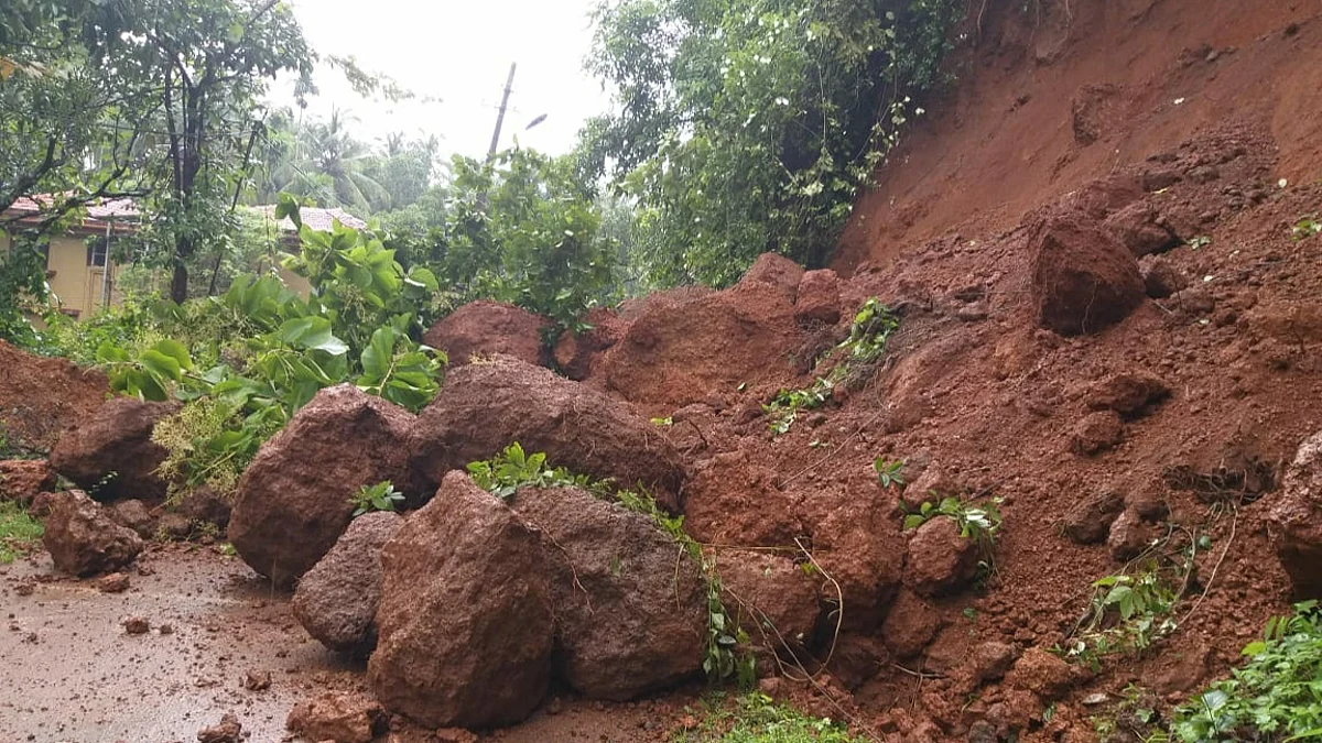 Monsoon Update: कसारा घाटात दरड कोसळल्याने, रेल्वे आणि रस्ते वाहतूक बंद
