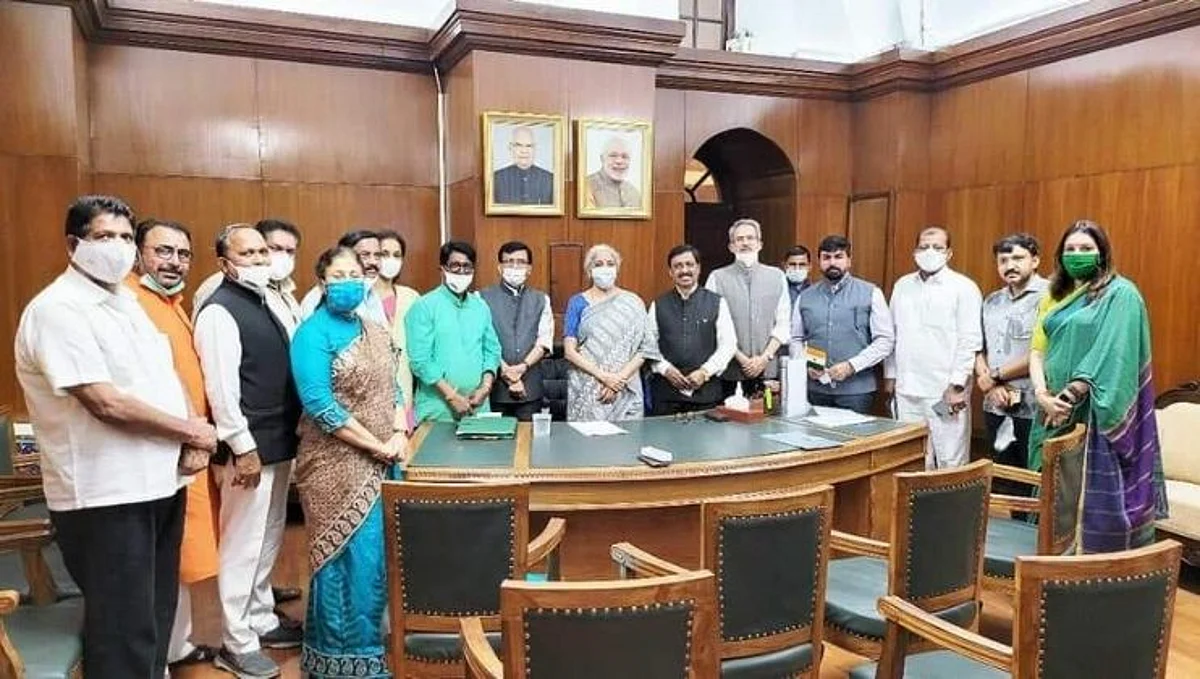 पूरपरिस्थितीतून सावरण्यासाठी ठाकरे सरकारची केंद्राकडे 3 हजार कोटींची मागणी