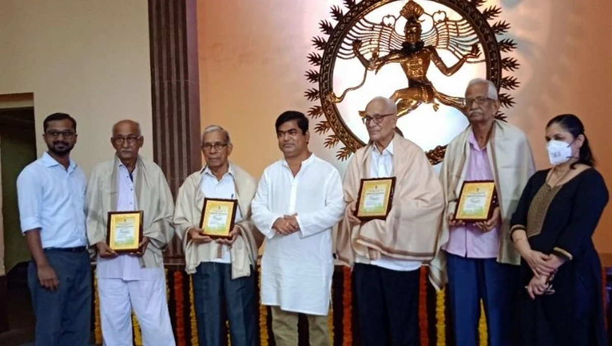 सकारात्मक दृष्टिकोन बाळगल्यास देशाची समृद्धी शक्य: उपमुख्यमंत्री कवळेकर