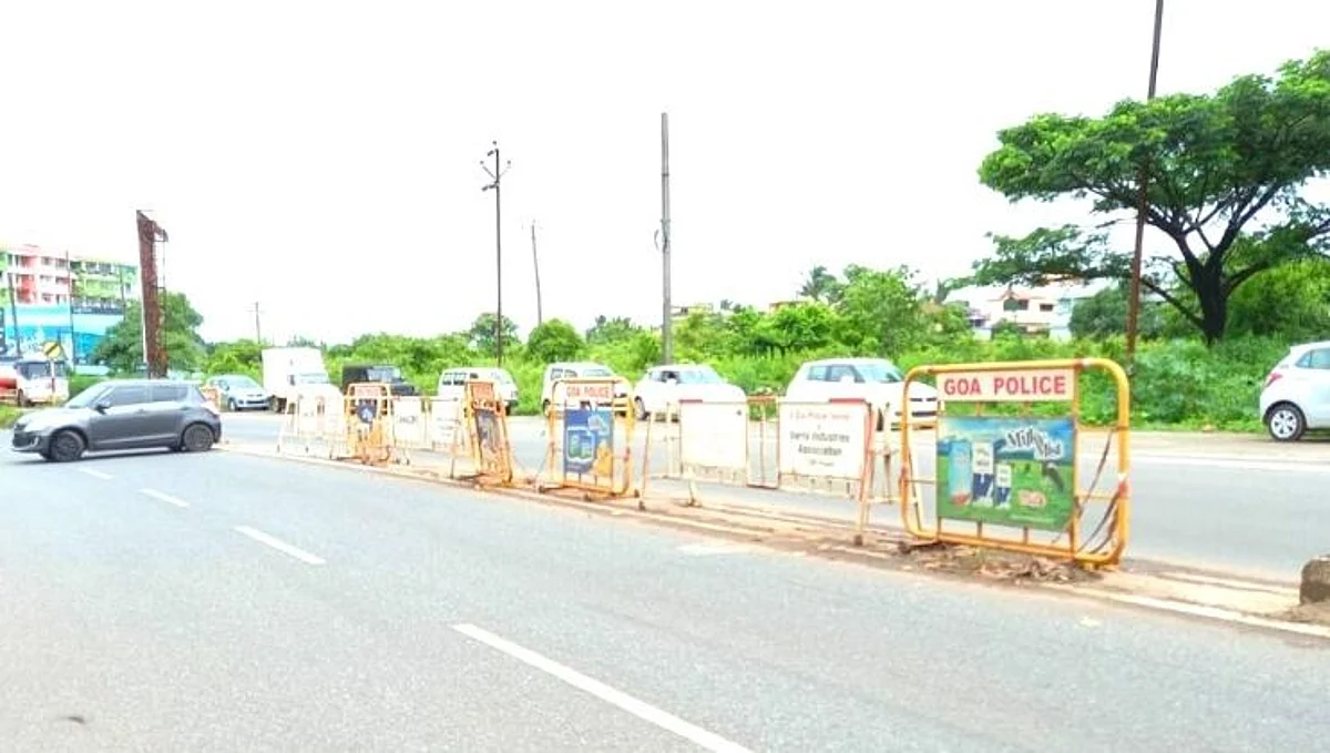 Goa: राष्ट्रीय महामार्ग - 17 B वरील दुभाजक तोडून केला रस्ता