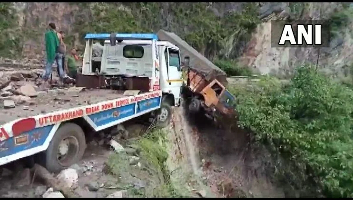 Monsoon Update: उत्तराखंडमध्ये भूस्खलनामुळे राष्ट्रीय महामार्गासह अनेक रस्ते बंद