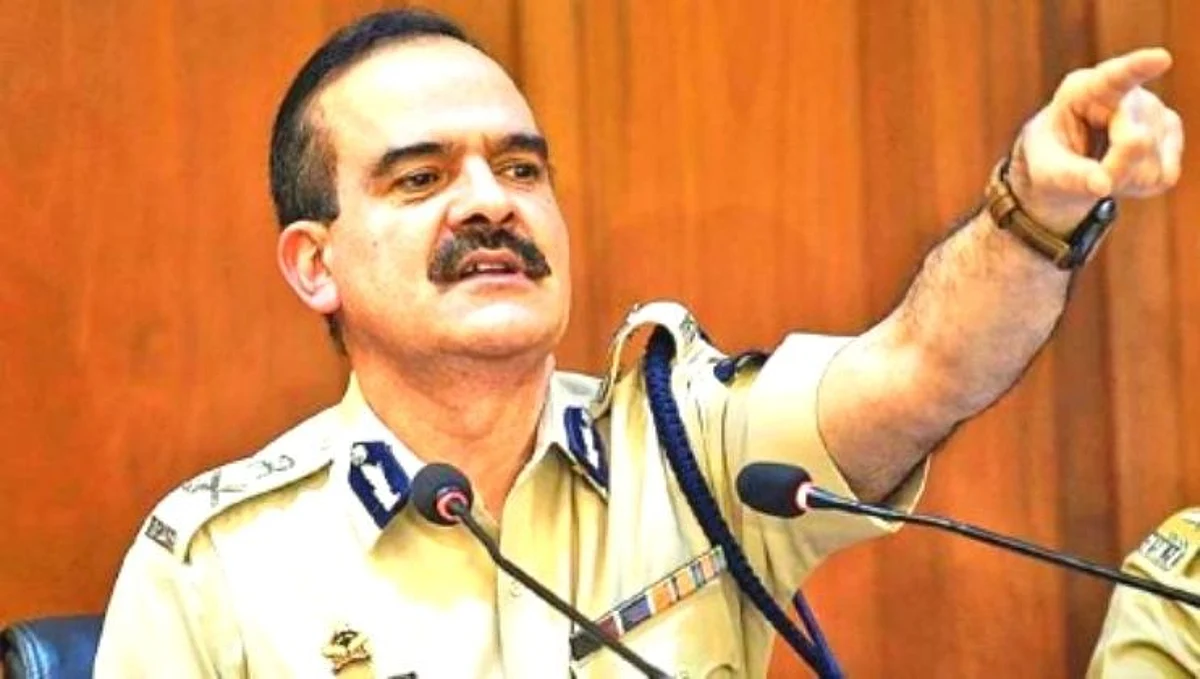 परमबीर सिंहांचा पाय आणखीनच खोलात, 'या' अहवालाप्रकरणी दिले 5 लाख रुपये