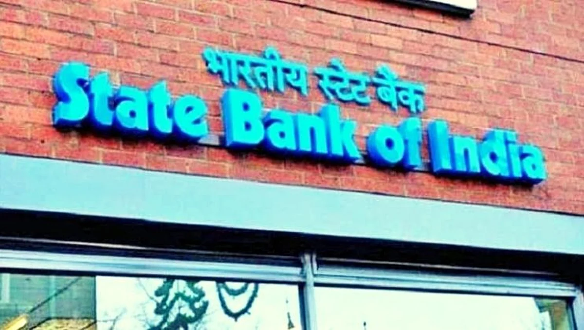 SBI च्या कोट्यवधी ग्राहकांसाठी अलर्ट! बँकेच्या 'या' 7 सेवांपासून राहवं लागणार वंचित