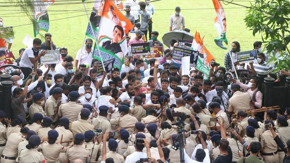 Congress Protest: आझाद मैदानाबाहेर मोर्चा काढणाऱ्या काँग्रेसच्या कार्यकर्त्यांवर पोलिसांचा लाठीमार