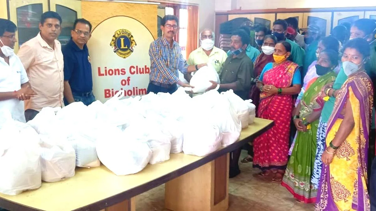 Goa: डिचोली लायन्स क्लबतर्फे सफाई कामगारांना चतुर्थीची भेट