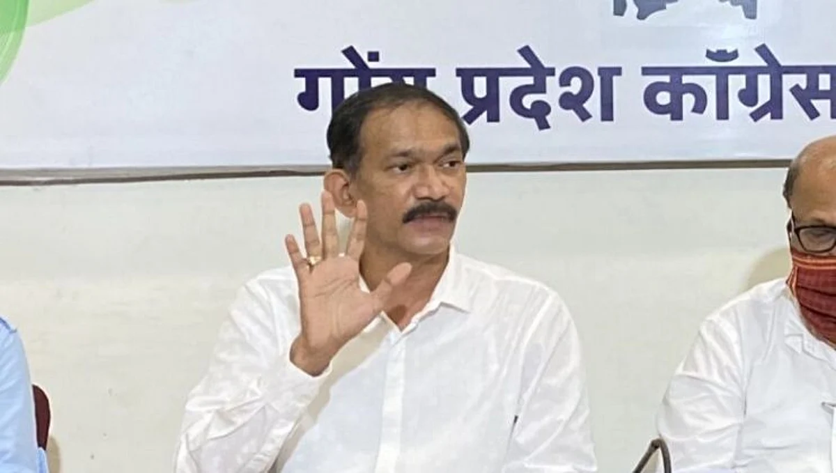 राज्य आर्थिक संकटात असताना सरकार नवे राजभवन बांधून पैशाची उधळपट्टी करतेय!