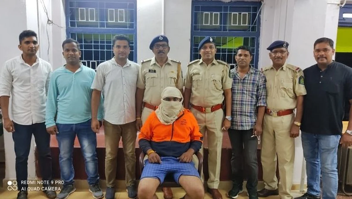 घरमालकाच्या घरात चोरी करून पळालेल्या चोरट्यास चोवीस तासांत अटक