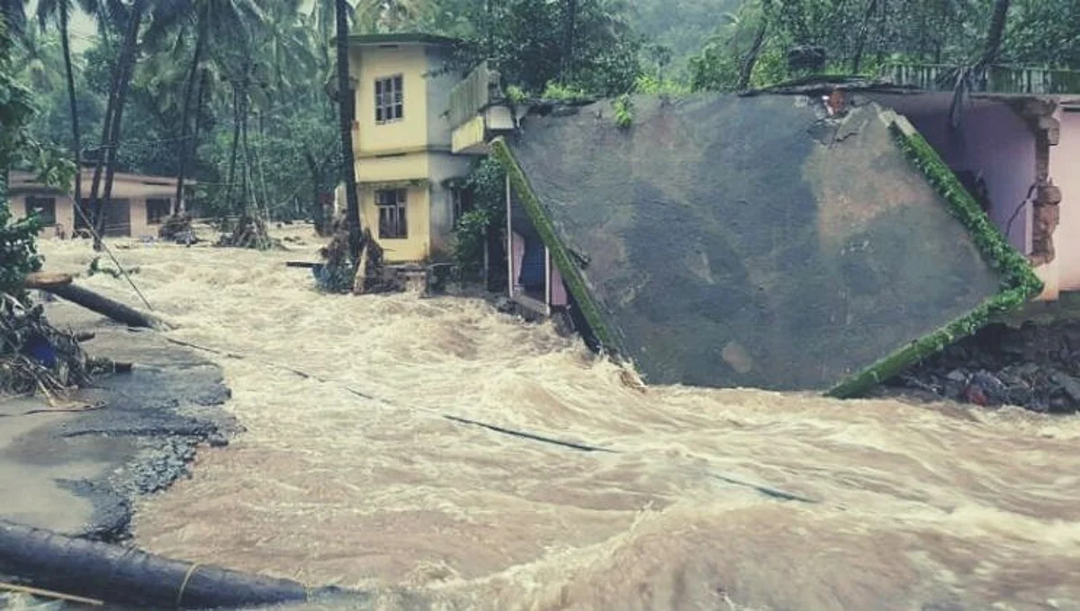 केरळला मुसळधार पावसाचा फटका, रेड अलर्ट जारी; 4 जणांचा मृत्यू