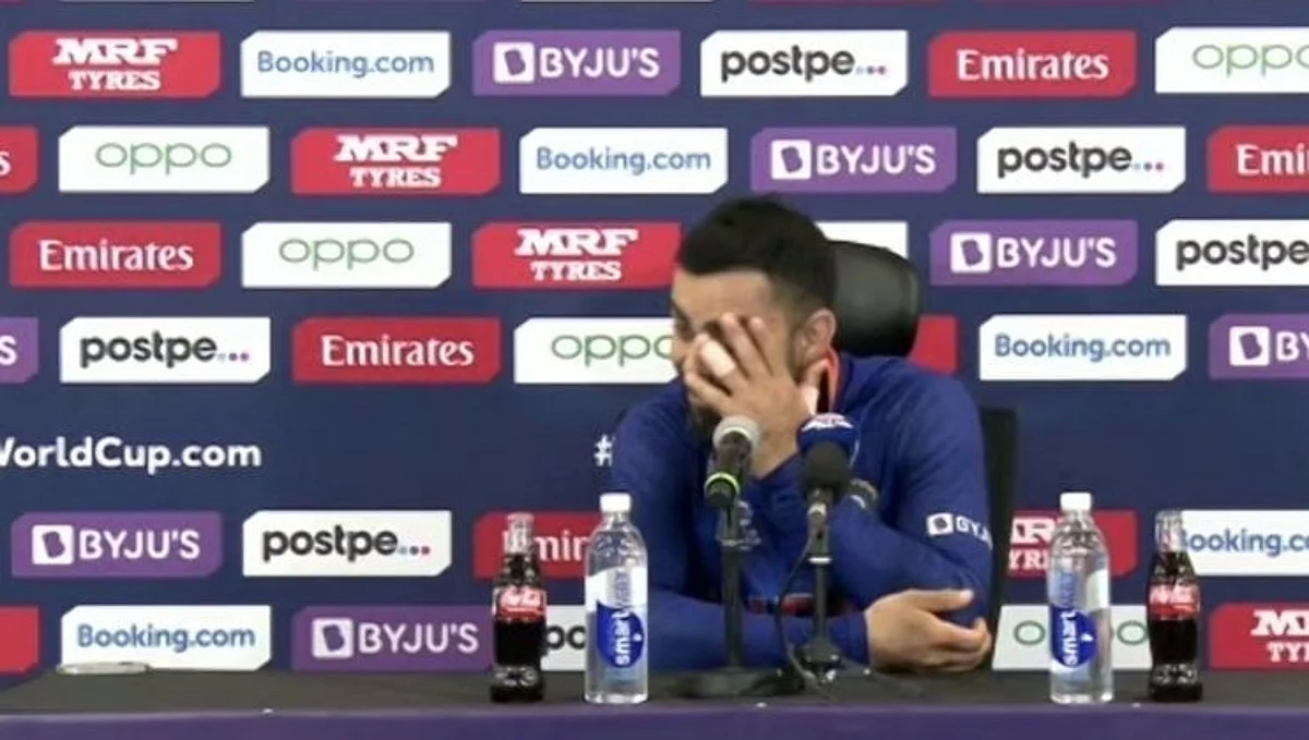 T20 World Cup: पत्रकाराच्या प्रश्नावर विराटने लावला डोक्याला हात; पाहा Video