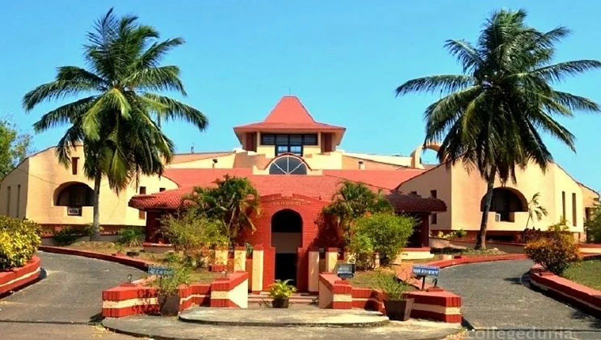 राज्यात विद्यपिठाचे प्रशासन ढासळले