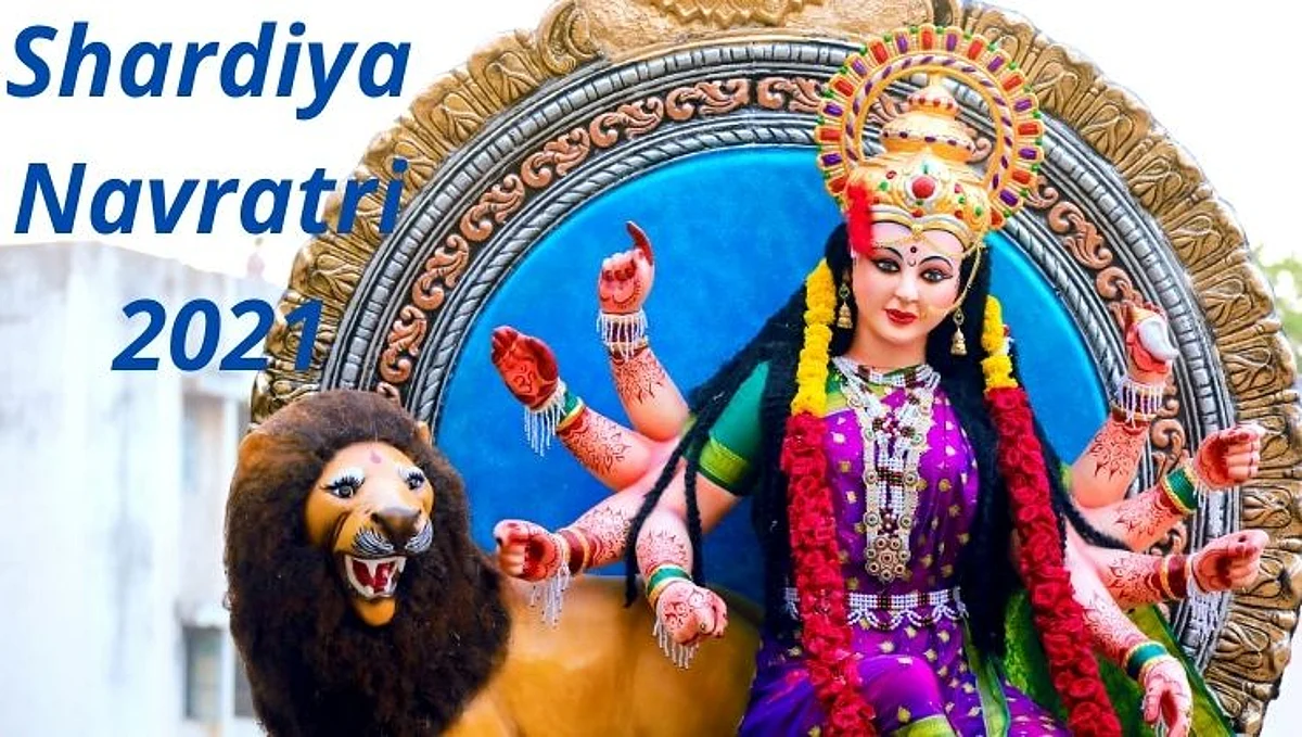 Shardiya Navratri 2021: तुळशीच्या रोपासह या चार गोष्टी आणल्यास होईल लक्ष्मीची कृपा