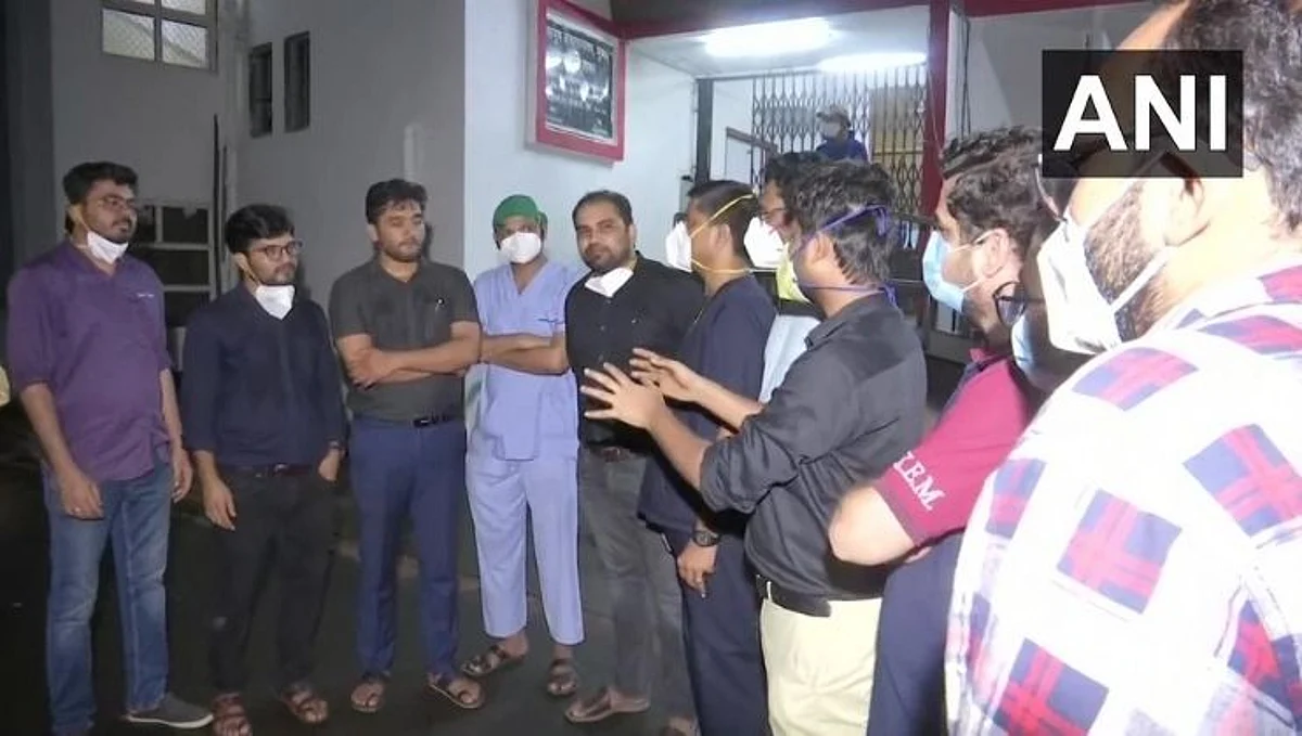 राज्यातील निवासी डॉक्टर आजपासून बेमुदत संपावर