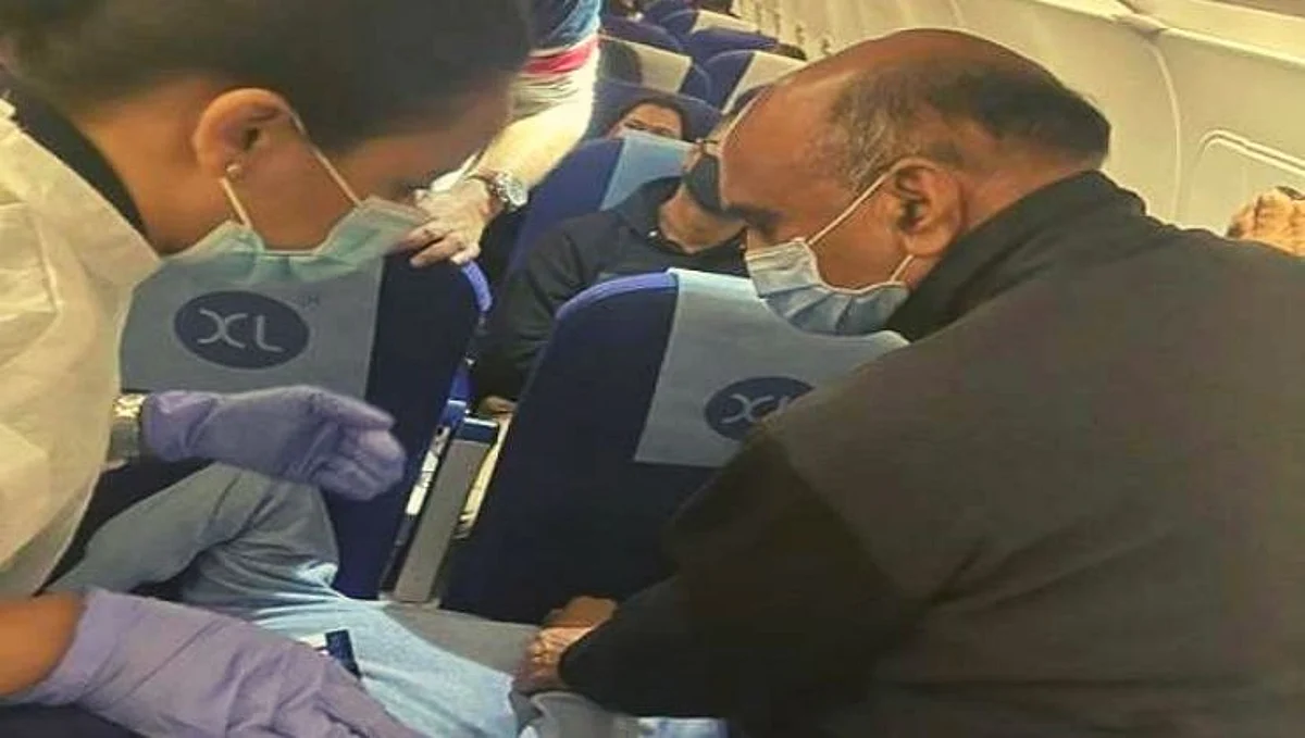 'रुग्ण सेवा हीच ईश्वर सेवा' मानत केंद्रीय मंत्र्यांनी वाचवले प्रवाशाचे प्राण