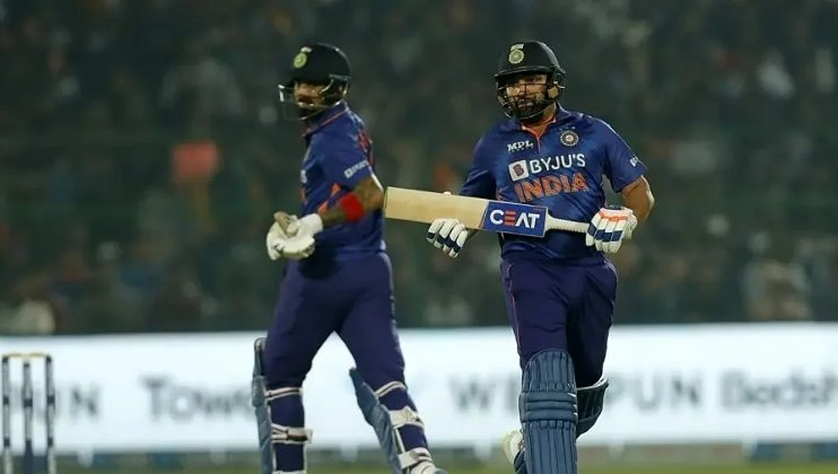 IND vs NZ: रोहित शर्माने स्वतःच्या रिकॉर्डला मागे टाकत KL राहुल सोबत नवे स्थान मिळवले