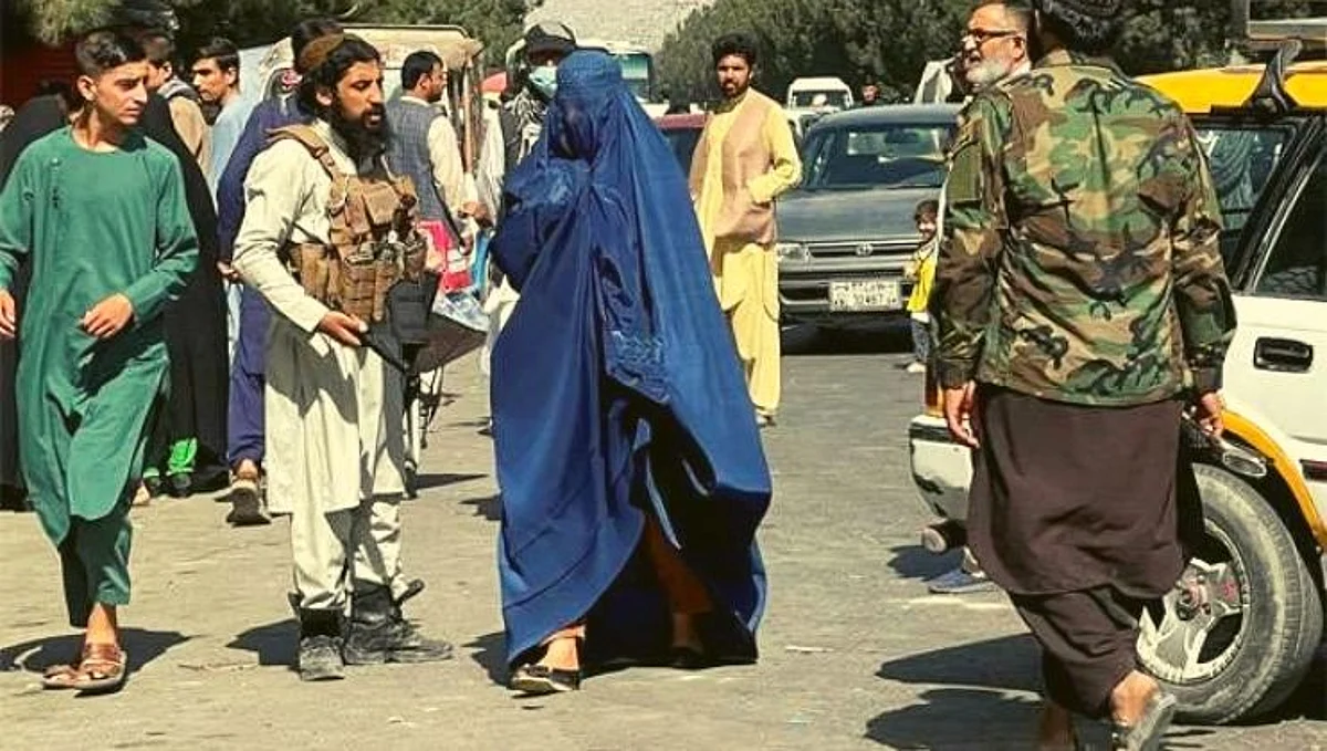 तालिबान्यांचा महिला द्वेष, आता कठोर मीडिया मार्गदर्शक तत्त्वांमुळे 'जाच'