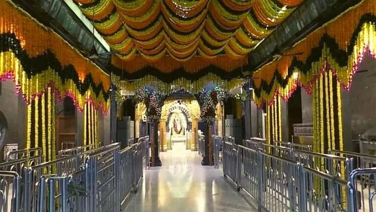 साई भक्तांसाठी खूशखबर, आता थेट मंदिरातून घेता येणार बाबांचे दर्शन