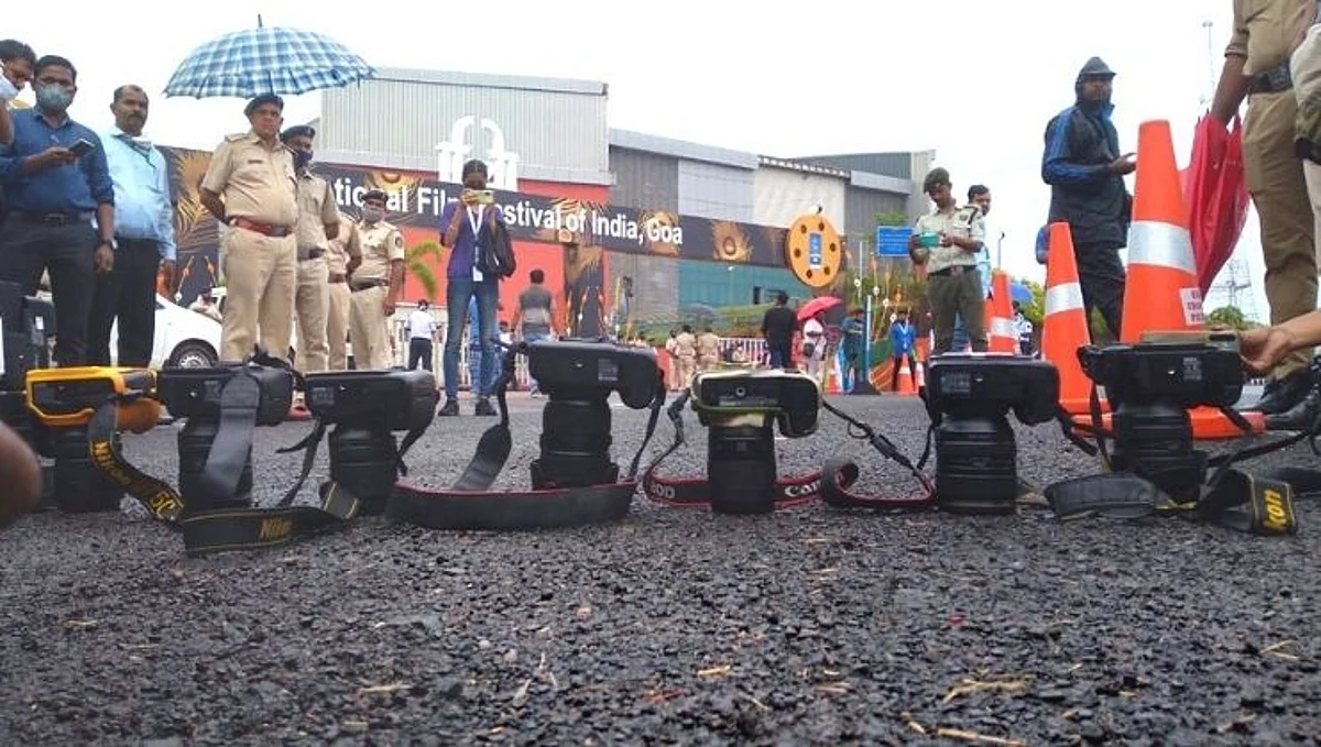 इफ्फीच्या उद्घाटन समारंभात पत्रकारांना अपमानास्पद वागणूक