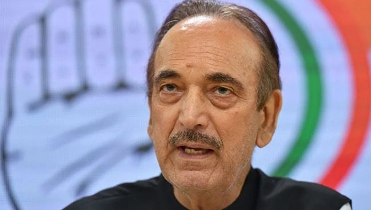 सलमान खुर्शीद यांचे मत अतिशयोक्ती असल्याचे सांगत कॉंग्रेसचे नेते त्यांच्यापासून दूर