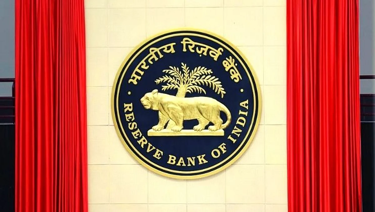 निष्काळजीपणामुळे दोन कंपन्यांवर कोटींचा दंड, 'या' कारणावरून आरबीआयने केली कारवाई!