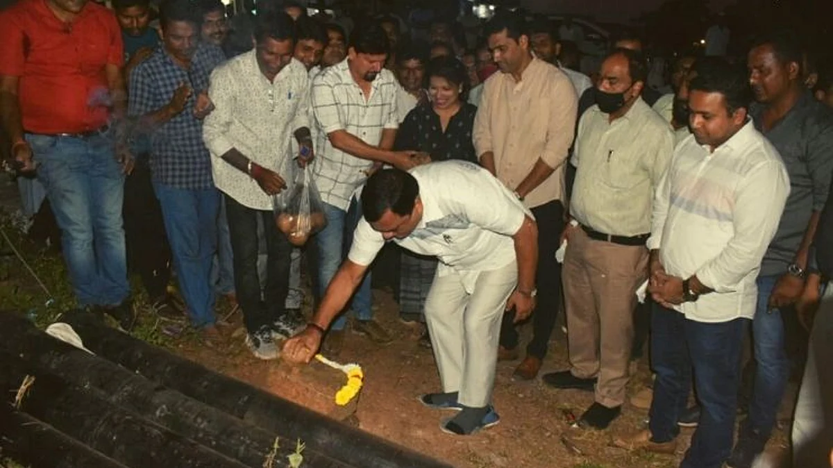 माविन गुदिन्हो यांच्याहस्ते झुआरीनगर येथे पाणी पुरवठा वाहिनीचा शुभारंभ