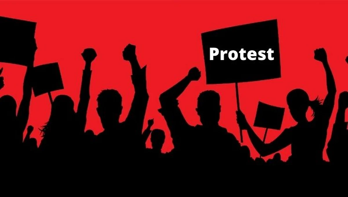 मतलबी आंदोलने आणि बेजबाबदार लोकप्रतिनिधी