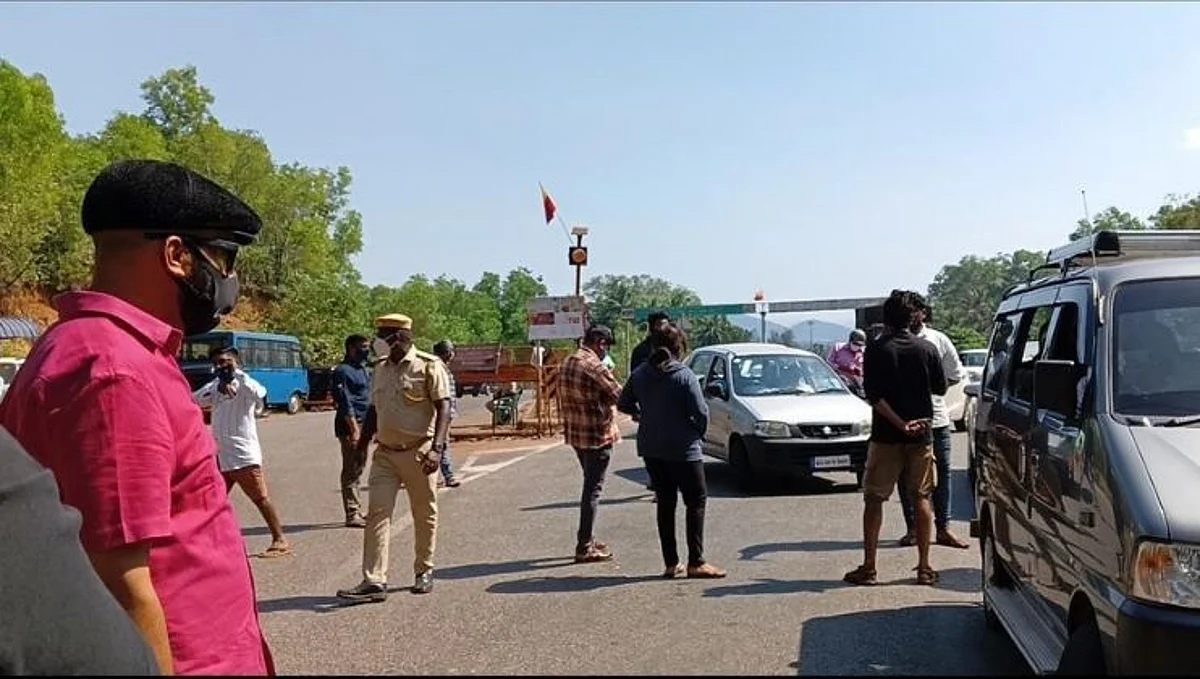 पोळे तपासणी नाक्यावर कर्नाटकमधून येणारी वाहनं अडवली