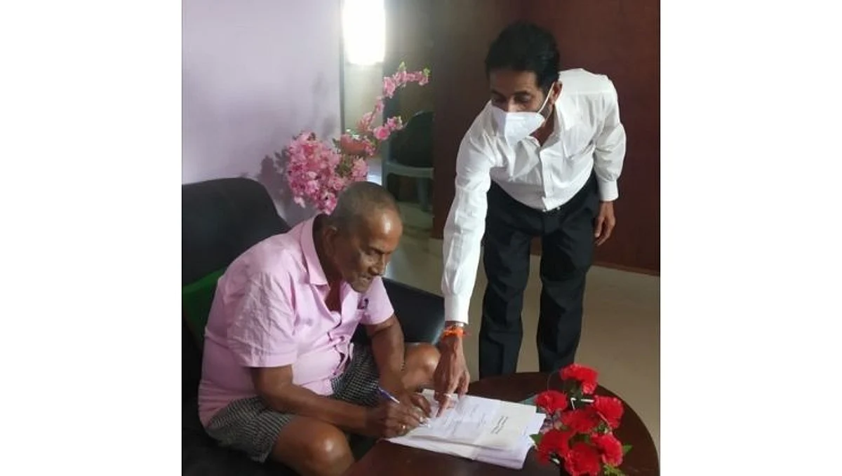 निवडणुकीसाठी ज्येष्ठ नागरिक आणि दिव्यांगाना 'डोअर स्टेप' ची सुविधा