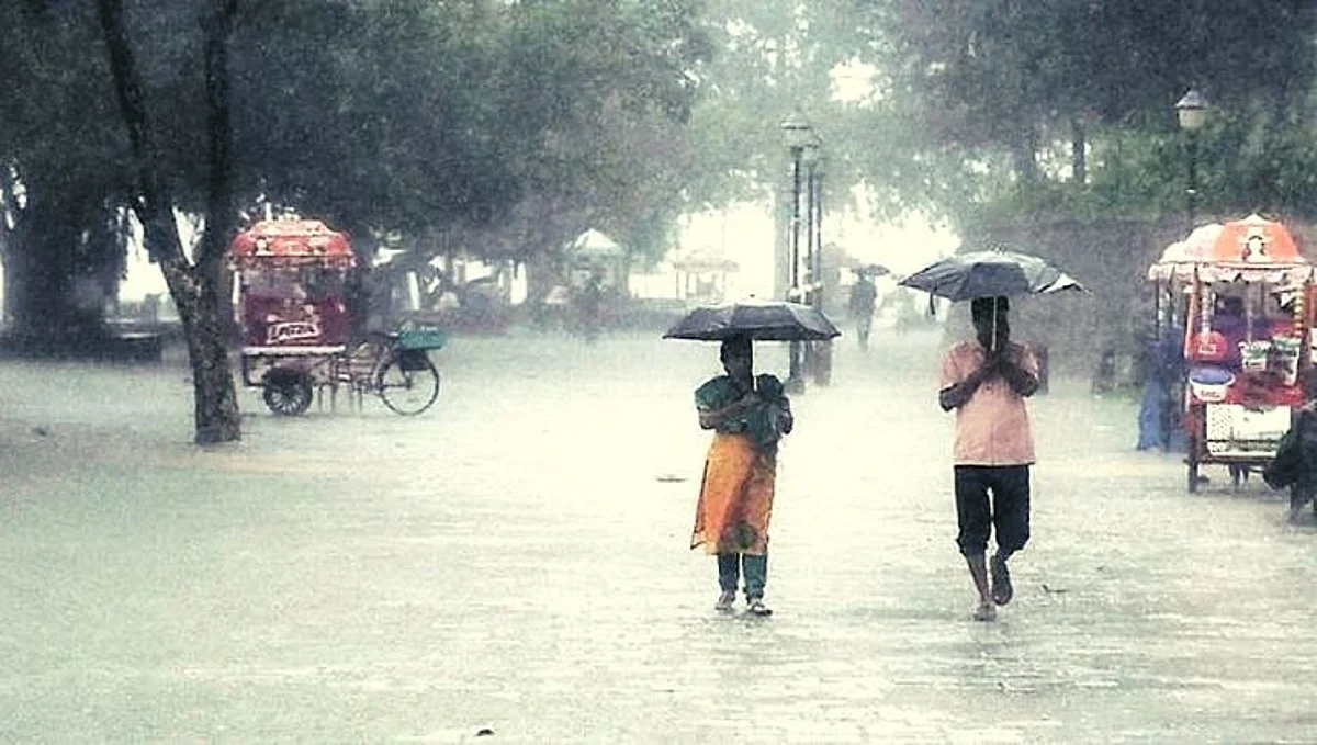आज महाराष्ट्राच्या अनेक भागात पावसाची शक्यता, IMD ने यलो अलर्ट केला जारी