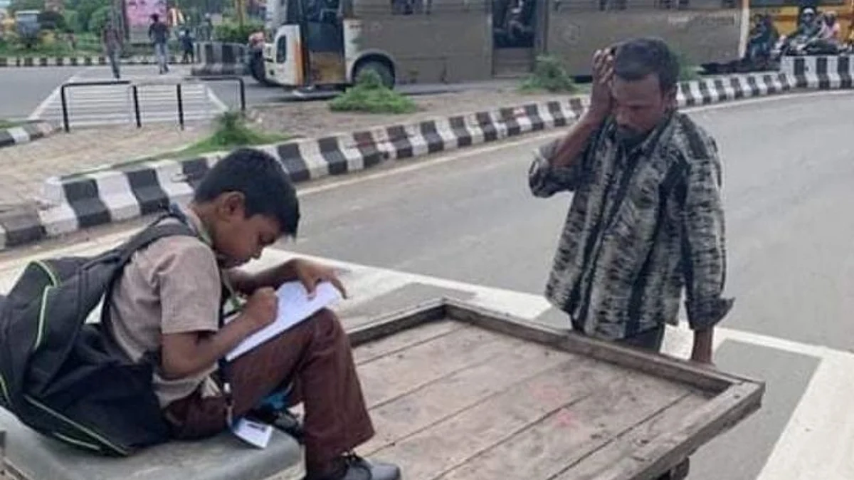 चारचाकीवर ब्रीफकेस, ब्रीफकेसवर अभ्यास आनंद महिंद्रा यांचा वर्षातील आवडता फोटो