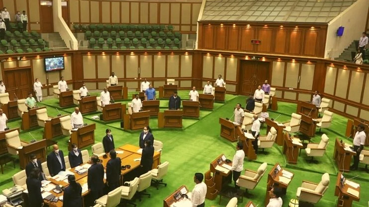 Goa Politics: 40 आमदारांपैकी सुमारे 24 आमदारांचे पक्षांतर!